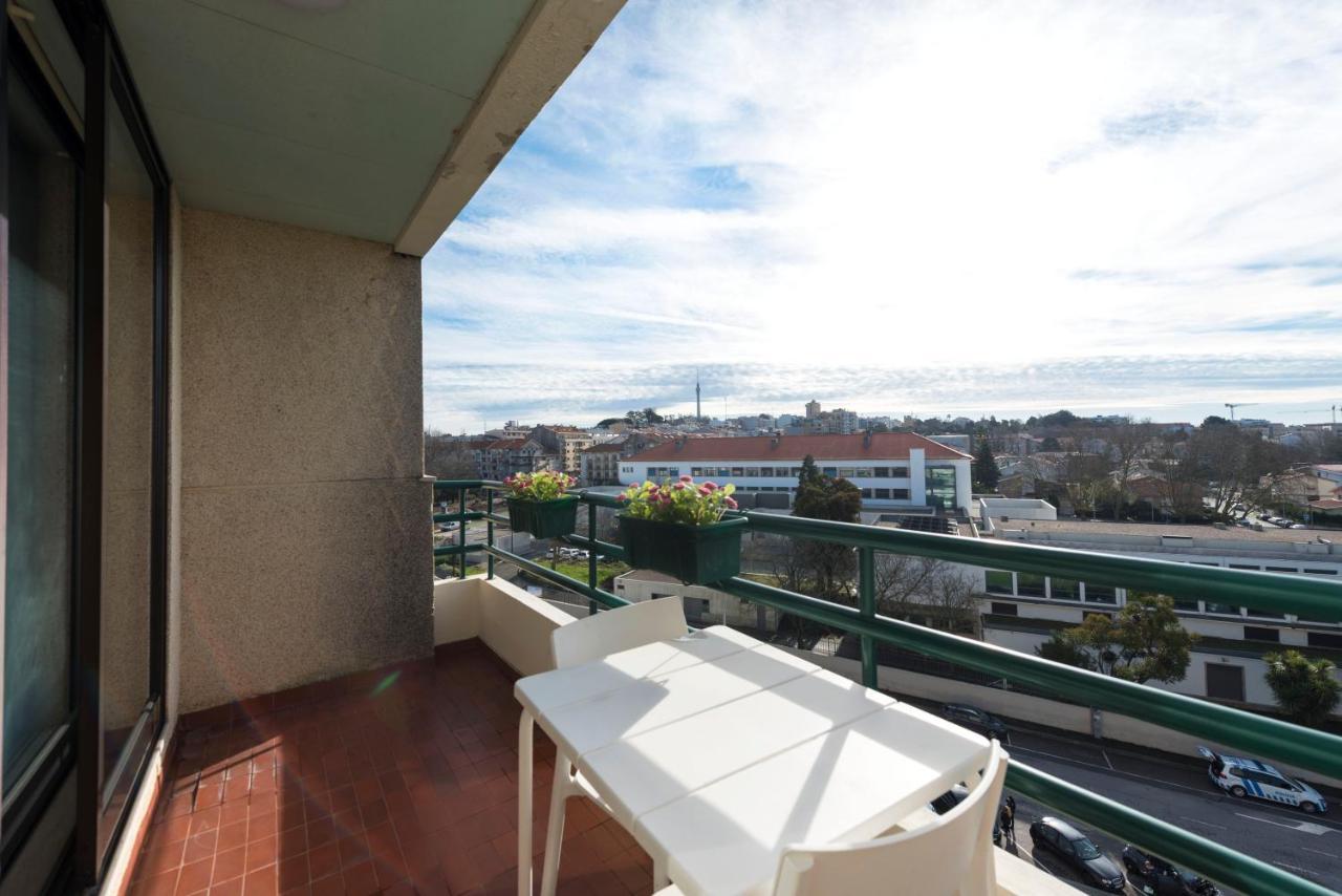 Lovelystay - Charming 3Br Flat W/ Free Parking In Devesas Вила Нова ди Гая Екстериор снимка