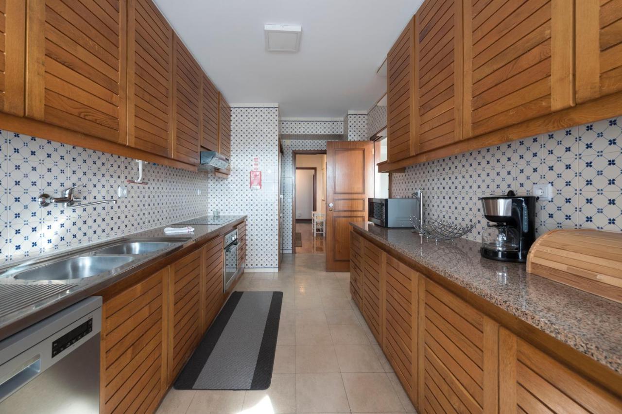 Lovelystay - Charming 3Br Flat W/ Free Parking In Devesas Вила Нова ди Гая Екстериор снимка